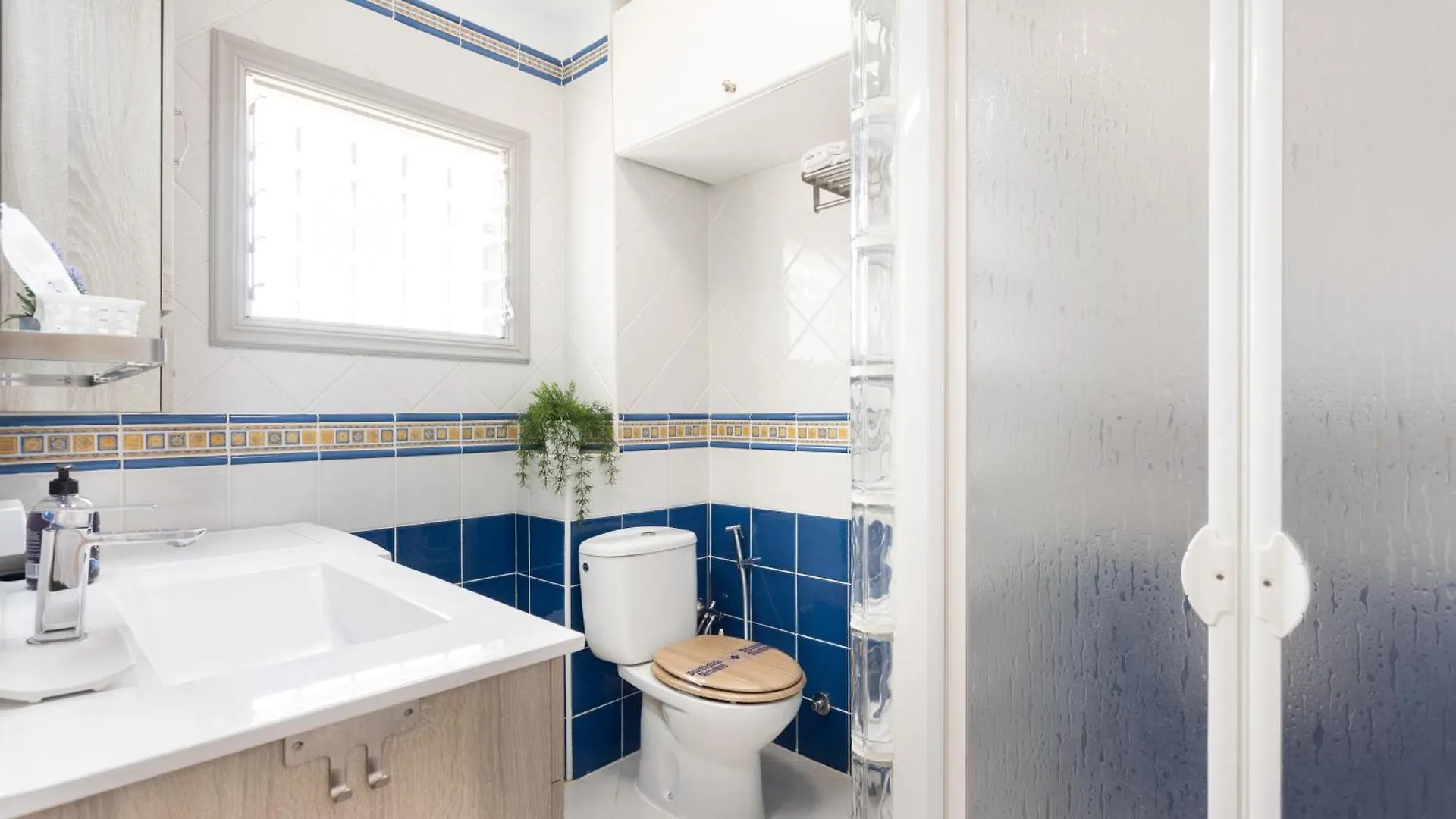 Cozy Seafront Studio With Balcony & Ocean Views San Marcos