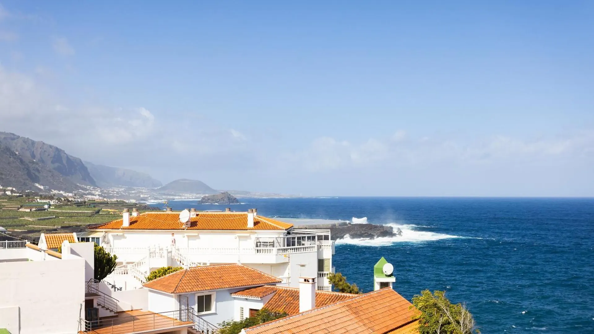 Cozy Seafront Studio With Balcony & Ocean Views San Marcos  Spagna